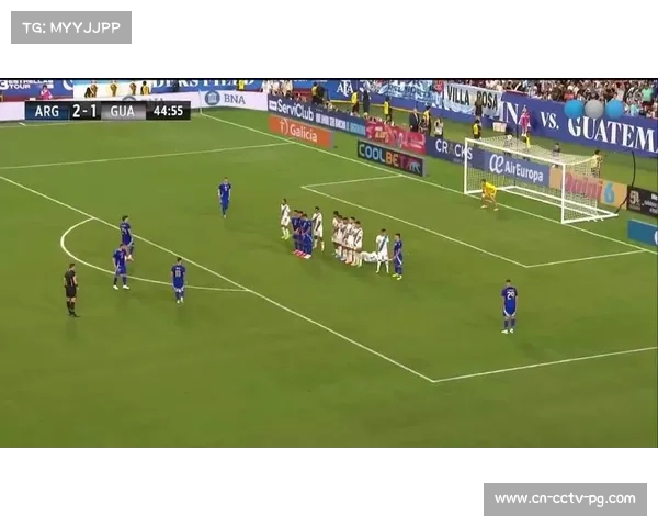 梅西任意球绝杀皇家马德里，诺坎普球场沸腾